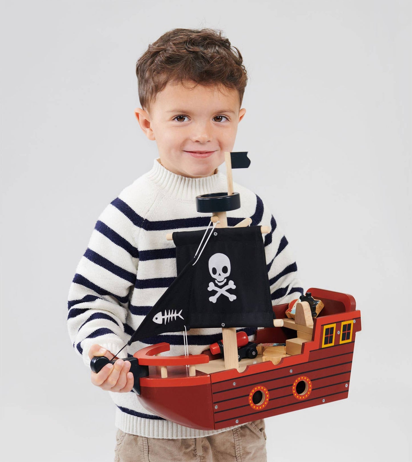 Large Fishbones Pirate Ship